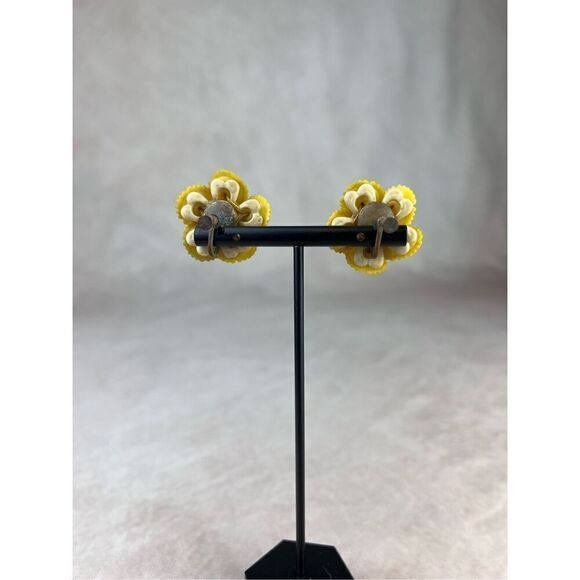 Vintage 1950s 1960s Flower Power Screwback Earrings - Picture 4 of 7